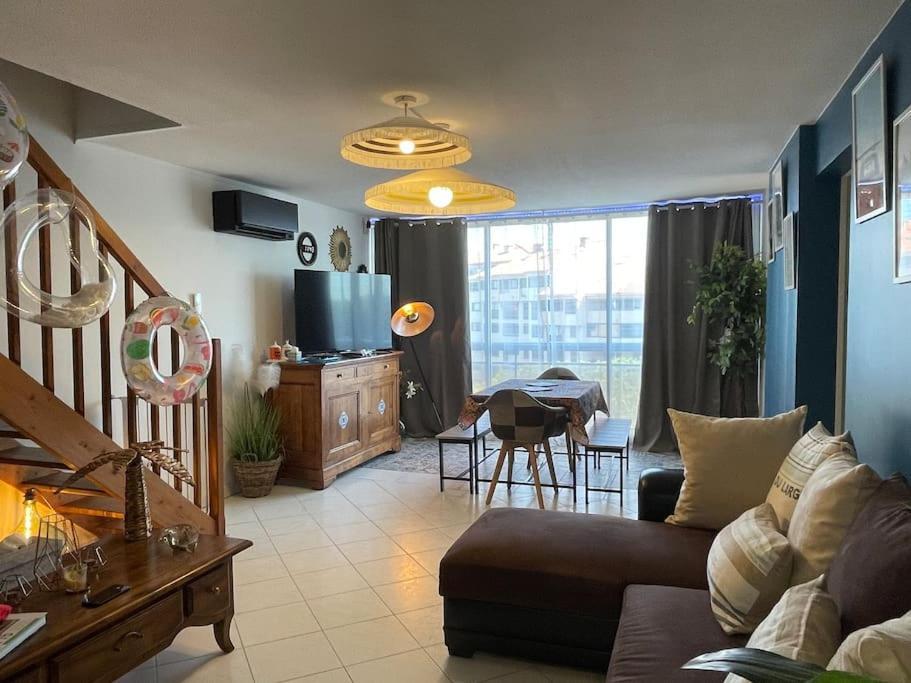 Appartement Vintage 90 M2 Duplex Classe Fréjus Exterior photo